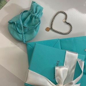 Tiffany & Co. Return to Tiffany bead bracelet